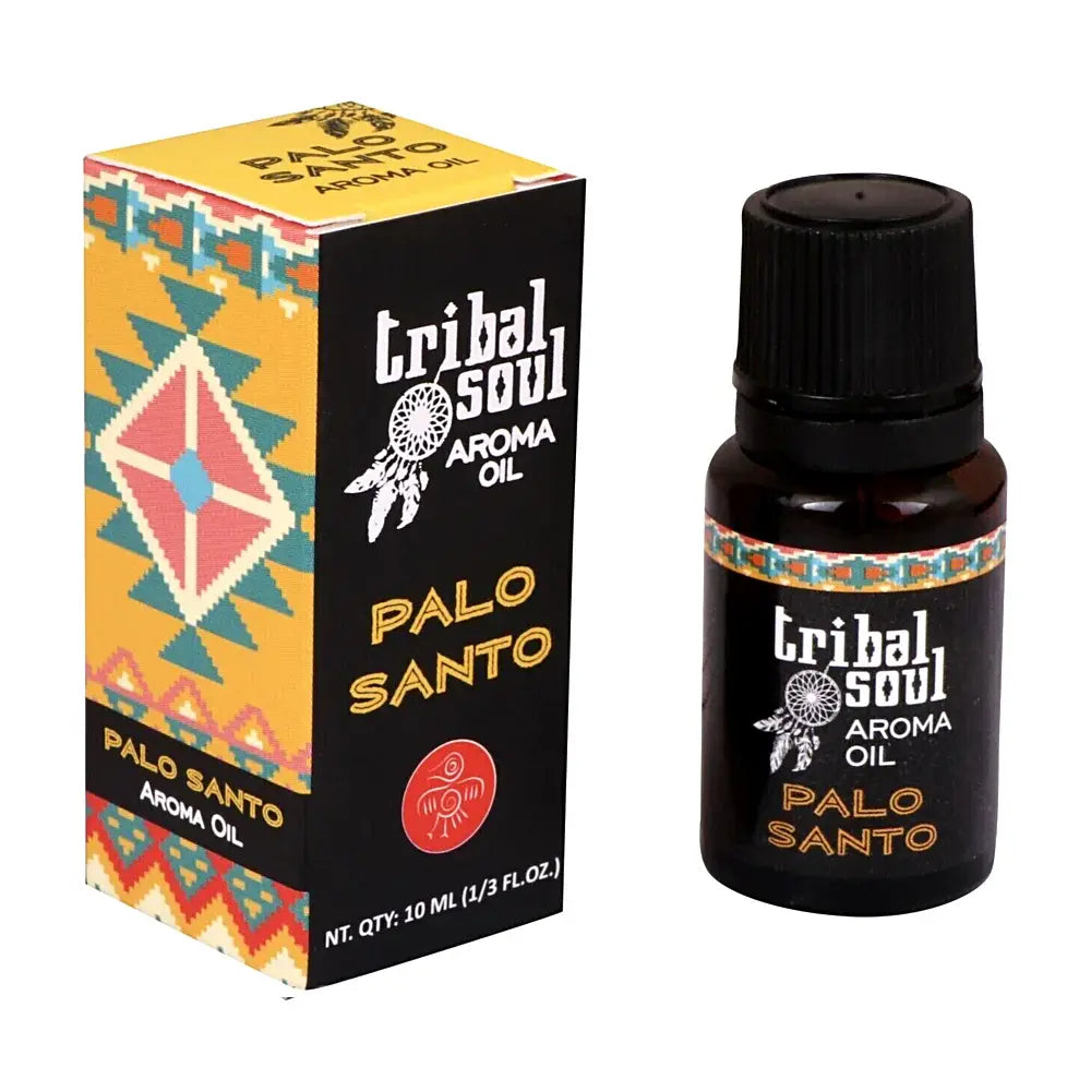 Scatola e boccetta olio essenziale sy sfondo bianco, colori giallo con disegni peruviani tendenti al rosso, arancione. facciata su sfondo nero con scritta bianca tribal soul e in giallo scritta palo santo.